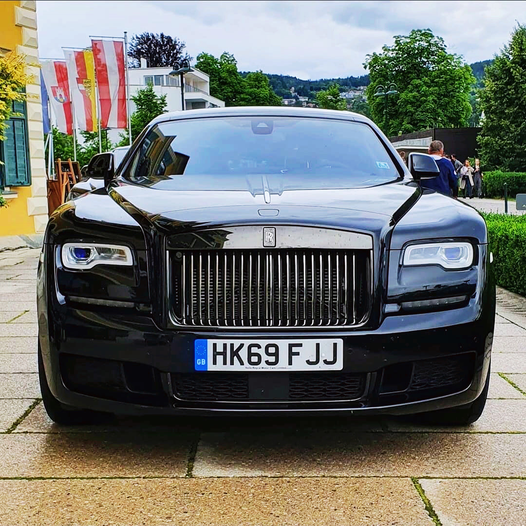 这应该是最高版本定制车型了吧？Rolls Royce Ghost Black Badge