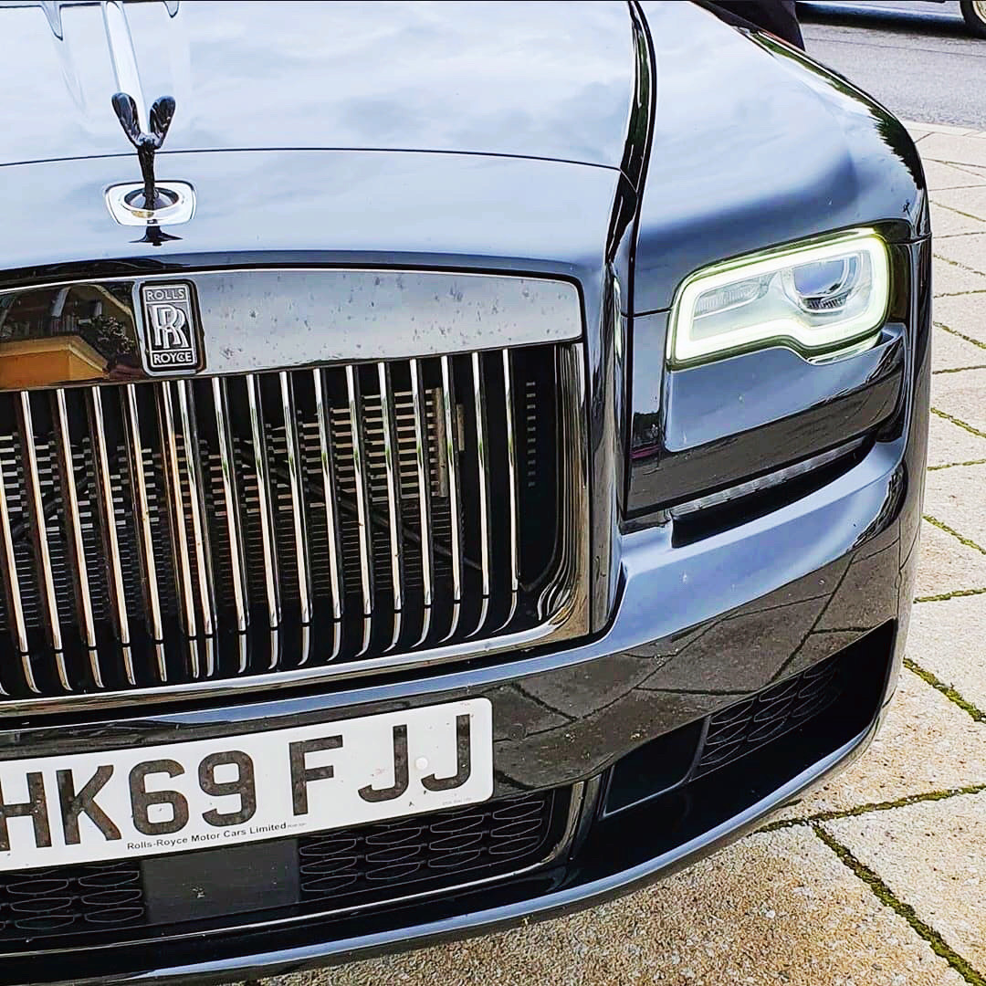 这应该是最高版本定制车型了吧？Rolls Royce Ghost Black Badge