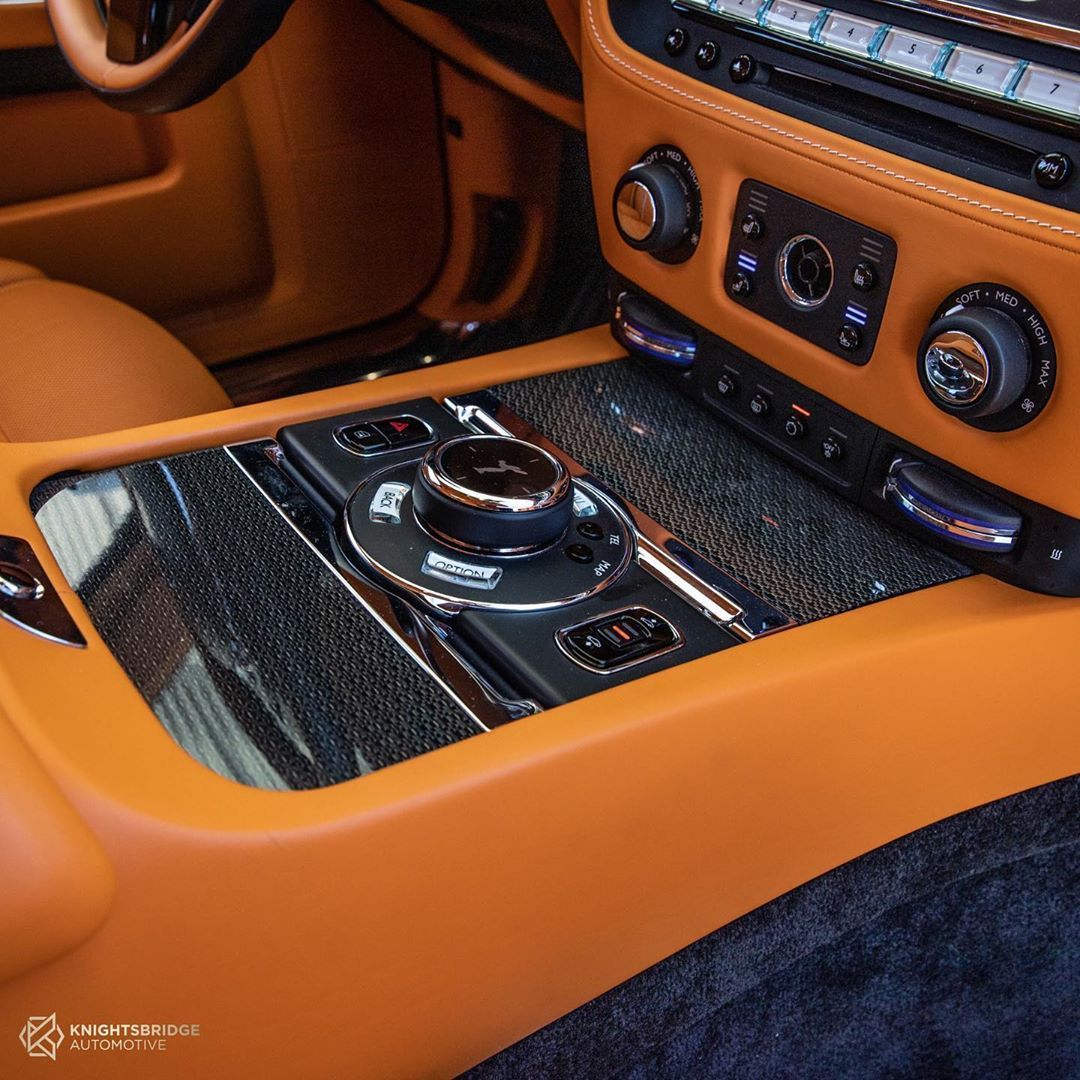 暗黑女神。Rolls-Royce Ghost Black Badge。