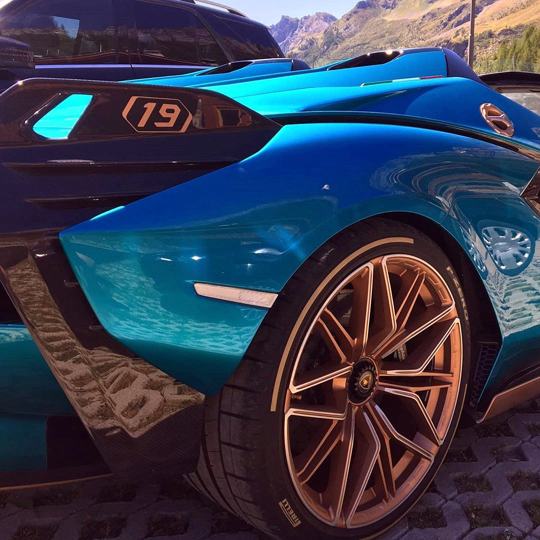 兰博基尼Sian Roadster，全球限量19台的敞篷兰博基尼！