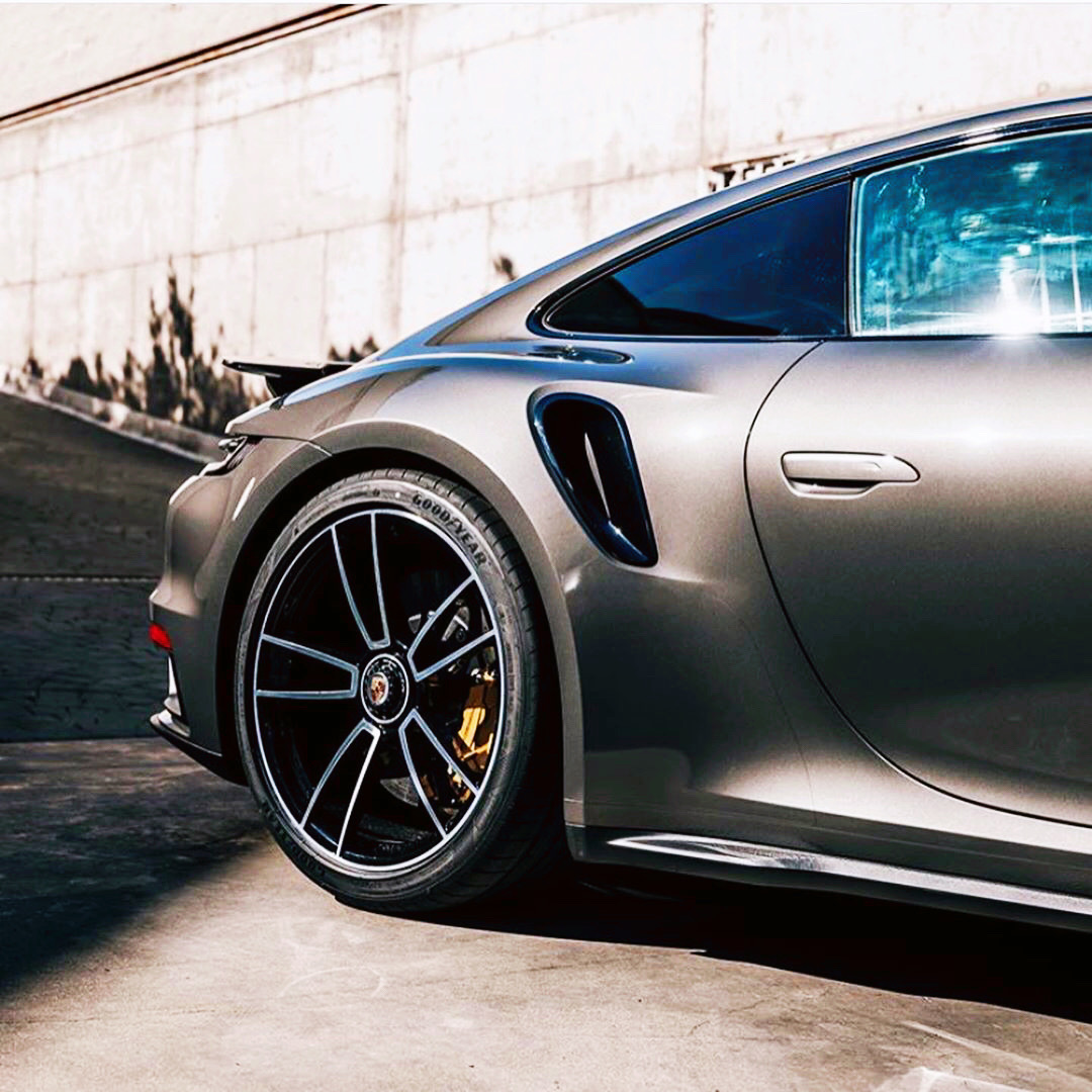 车尾设计很好看，你说呢…… Porsche turbo S