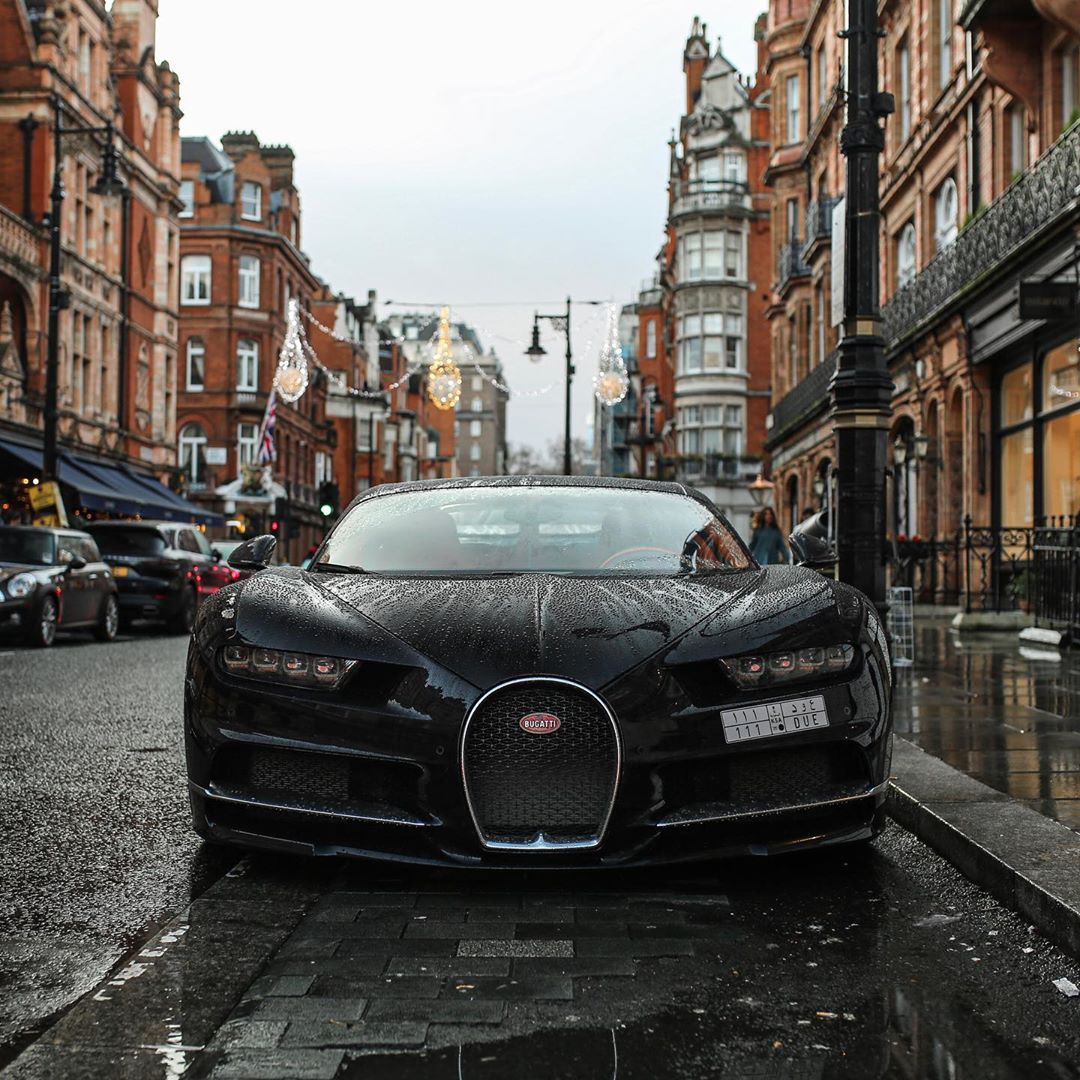 雨中龙王布加迪，这组街拍太帅了