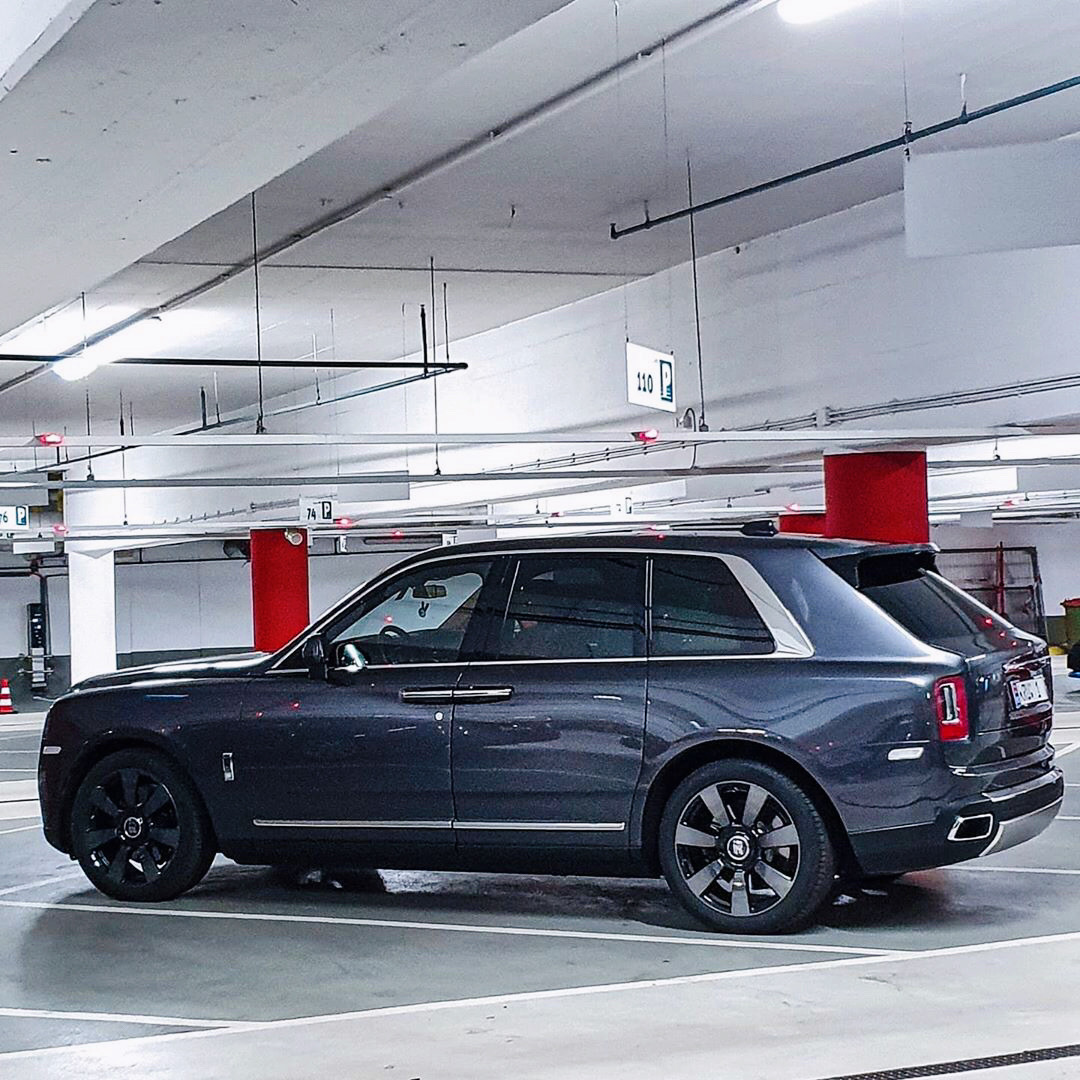 地表最豪SUV，好像是没对手…… Rolls Royce Cullinan