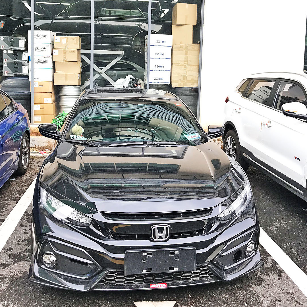 高清汽车美图：两厢版 本田思域 FK7 素黑