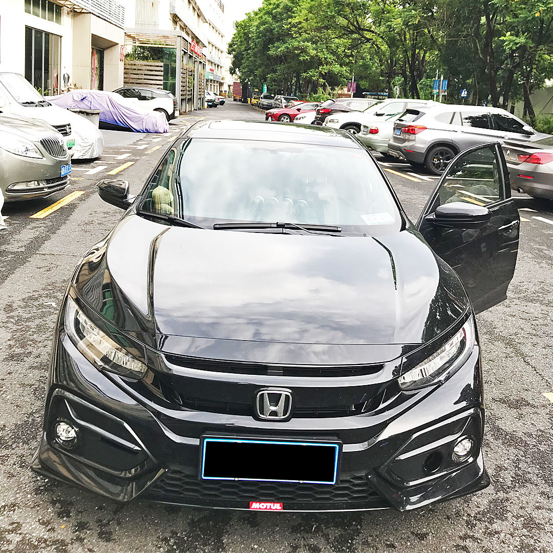 高清汽车美图：两厢版 本田思域 FK7 素黑