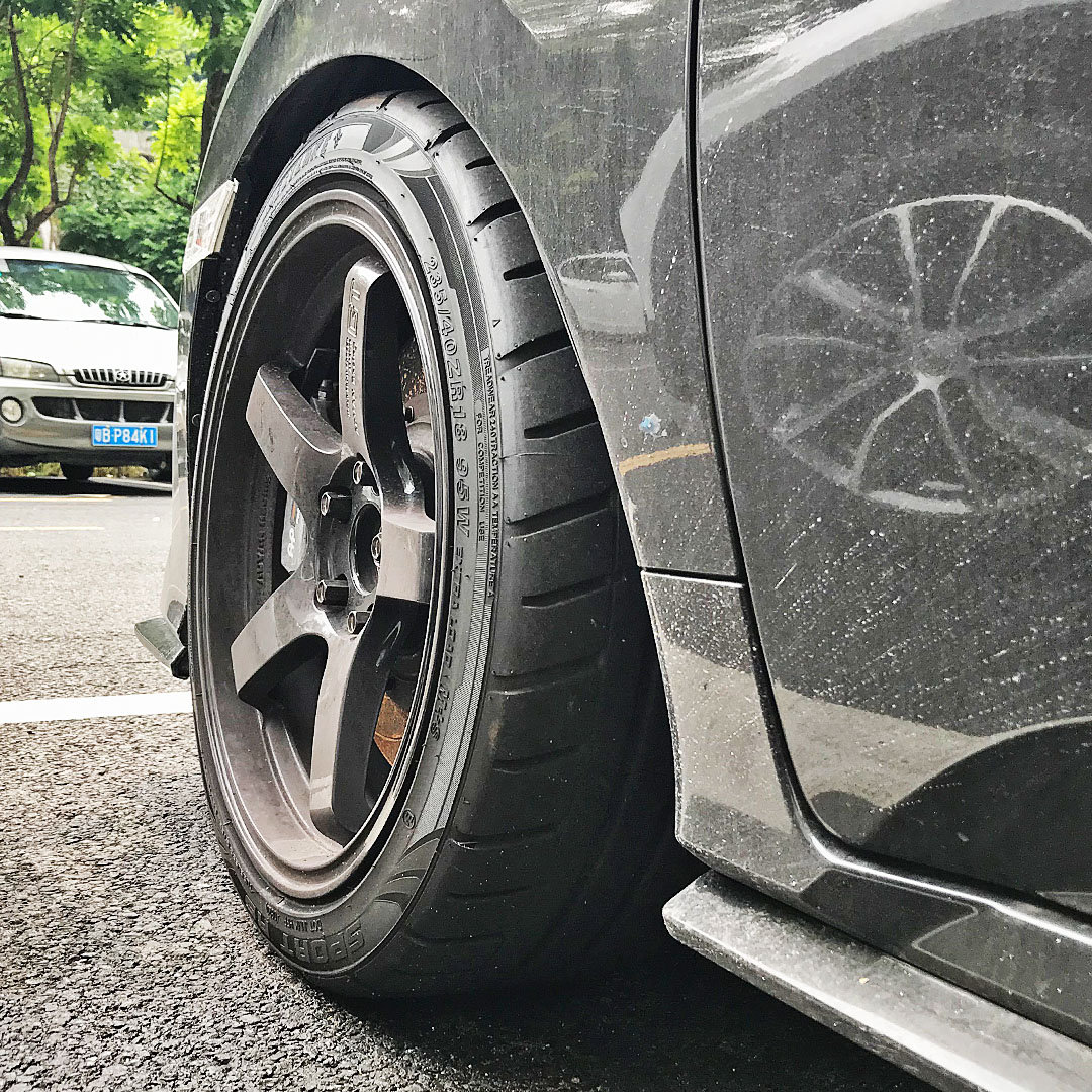 高清汽车美图：两厢版 本田思域 FK7 素黑