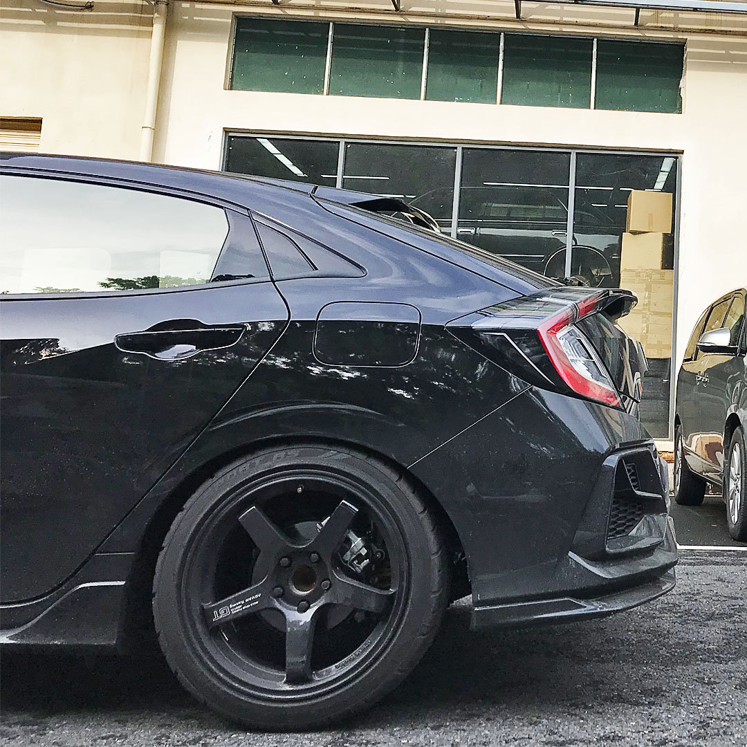 高清汽车美图：两厢版 本田思域 FK7 素黑