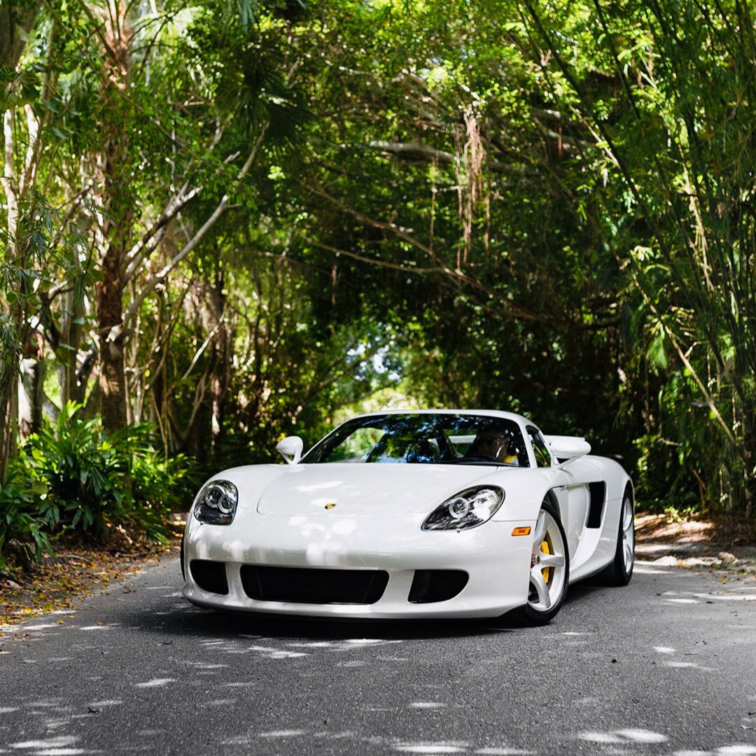 ta依然那么帅，尤其是侧面，完美无瑕！ Porsche Carrera GT
