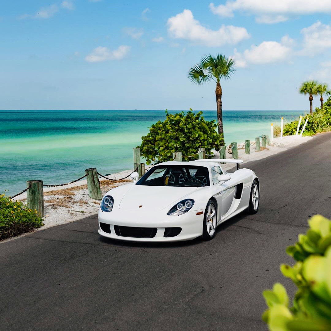 ta依然那么帅，尤其是侧面，完美无瑕！ Porsche Carrera GT