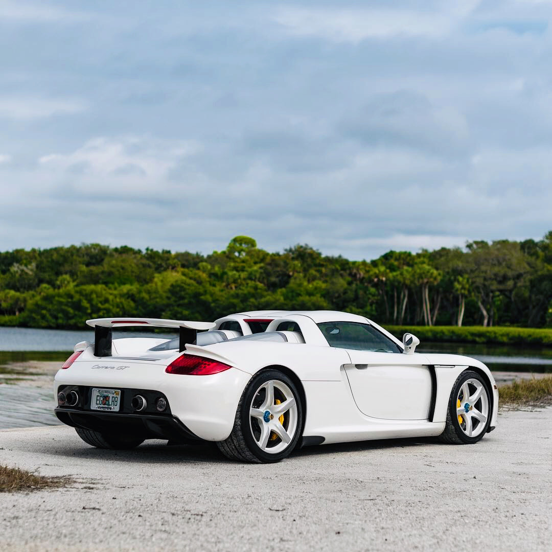 ta依然那么帅，尤其是侧面，完美无瑕！ Porsche Carrera GT
