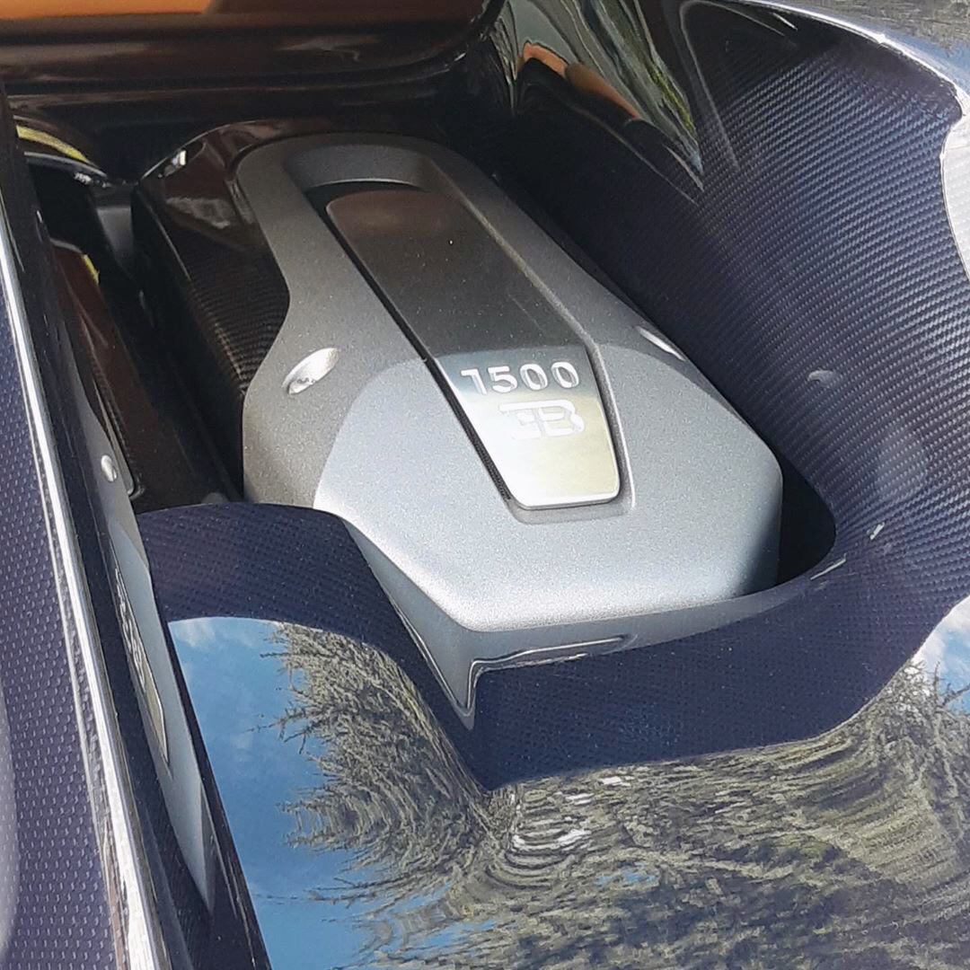 Bugatti Chiron,这车尾设计风格，很夸张，但实力允许啊……