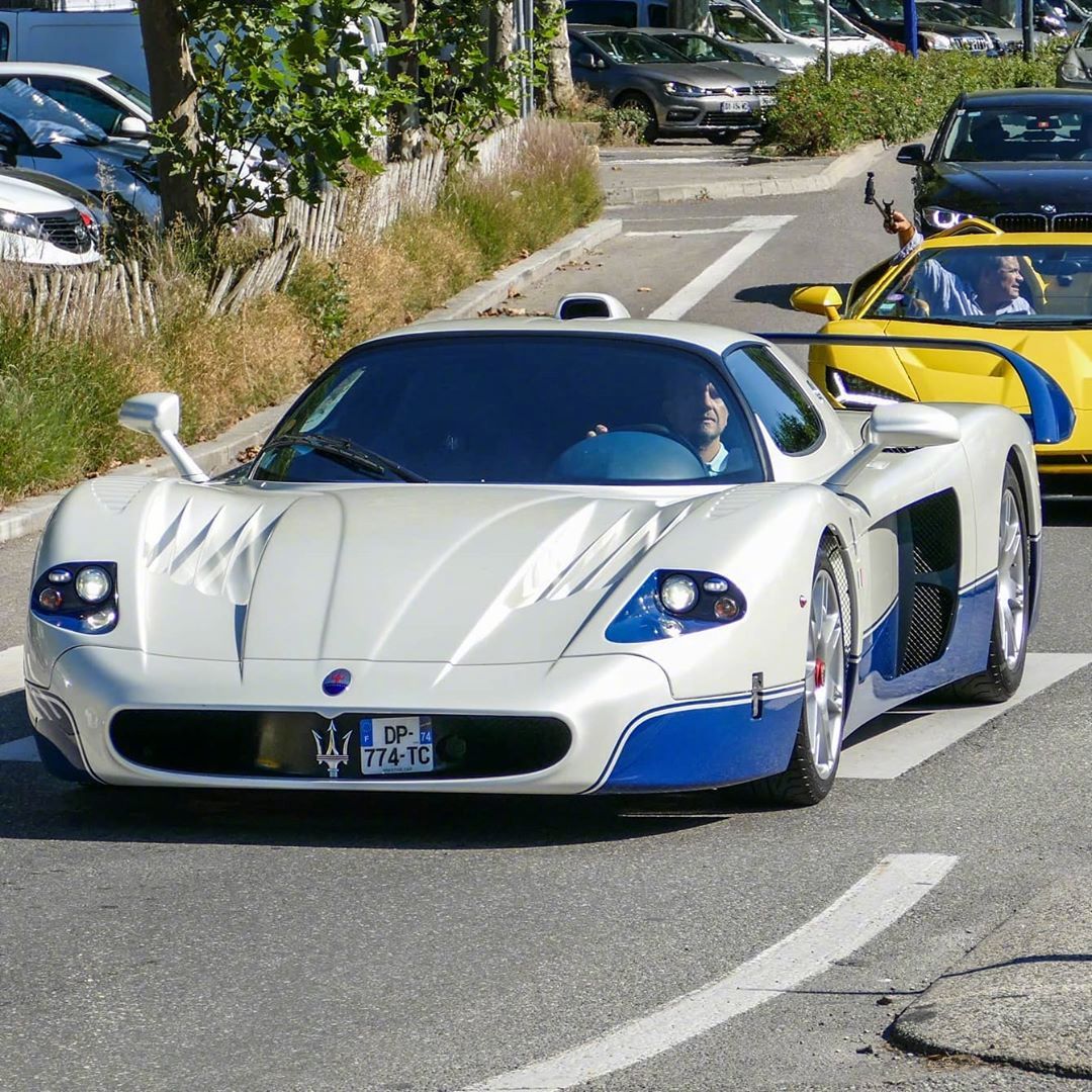 MC12 和 Centenario，你更喜欢哪一辆？ images via autogespot