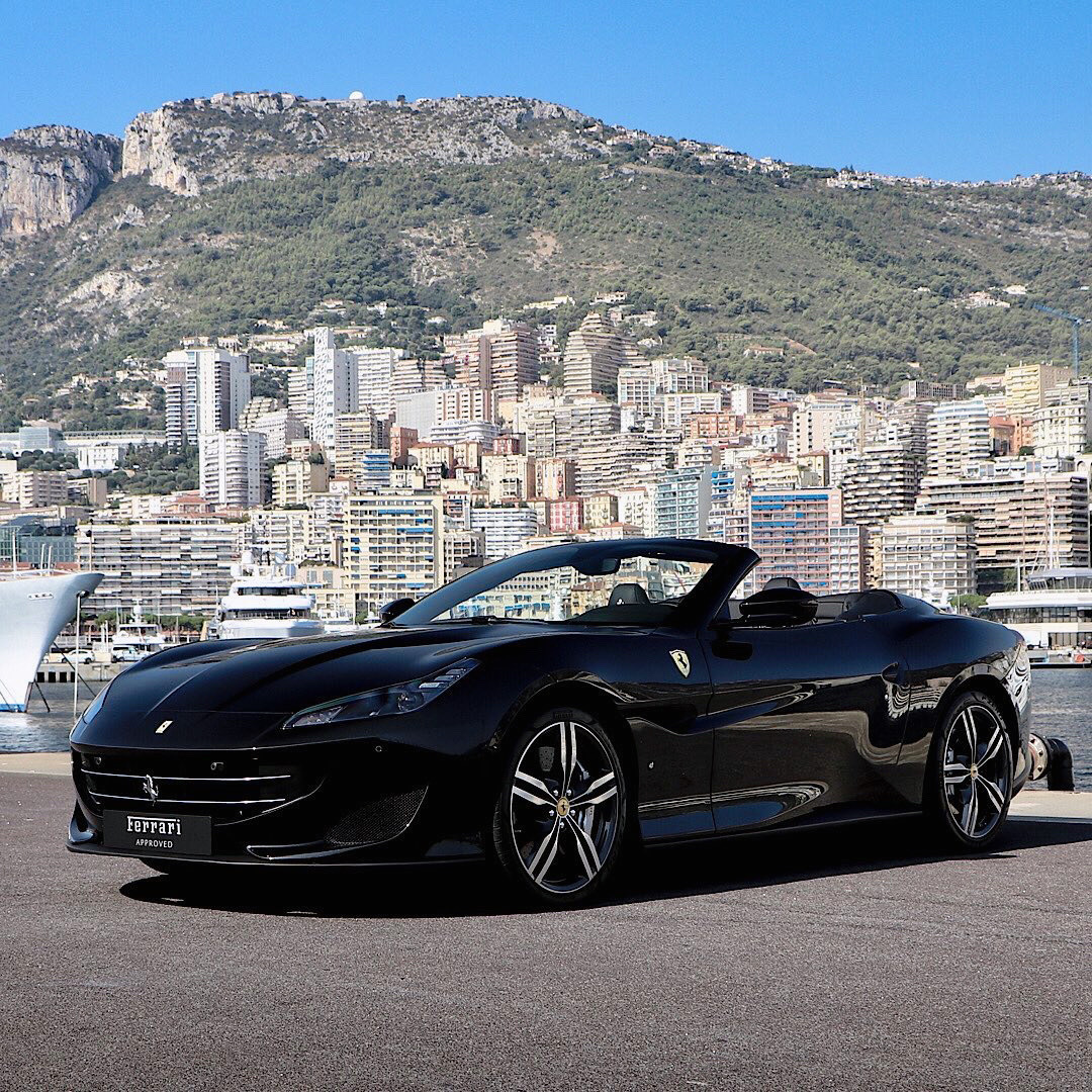 很喜欢黑色，对ta有一种很特别的感觉！ Ferrari Portofino