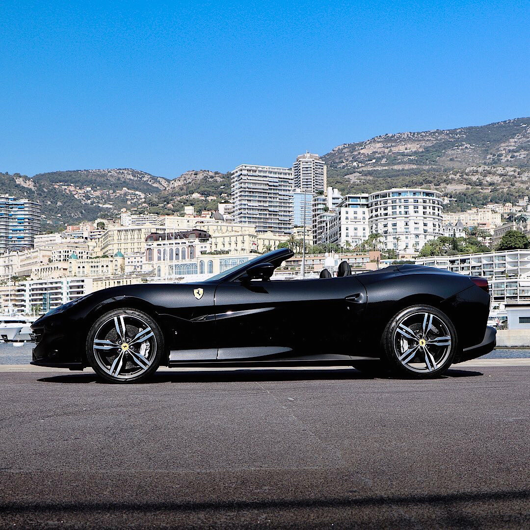 很喜欢黑色，对ta有一种很特别的感觉！ Ferrari Portofino