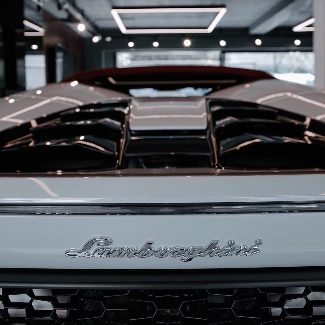 Lamborghini Huracan Spyder  睡觉咯