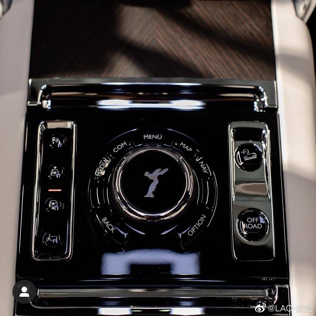 Mansory改库里南，这接近角和离去角，老老实实做公路SUV吧