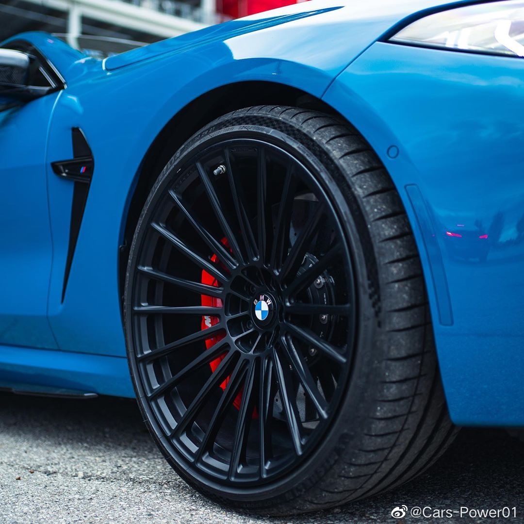 三台宝马M8雷霆版 哪个颜色最好看？