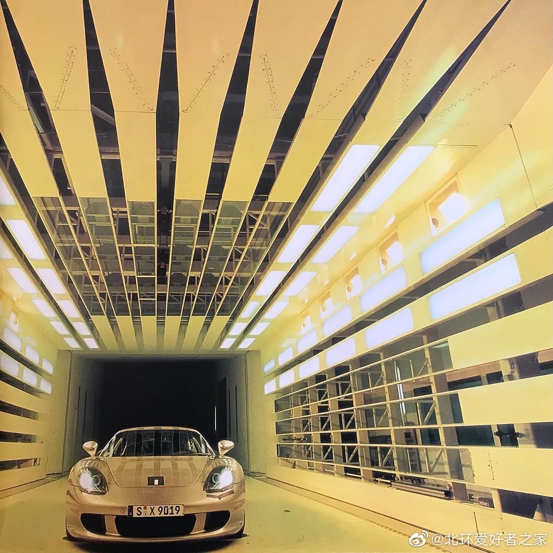 来一组保时捷卡雷拉GT测试图片！