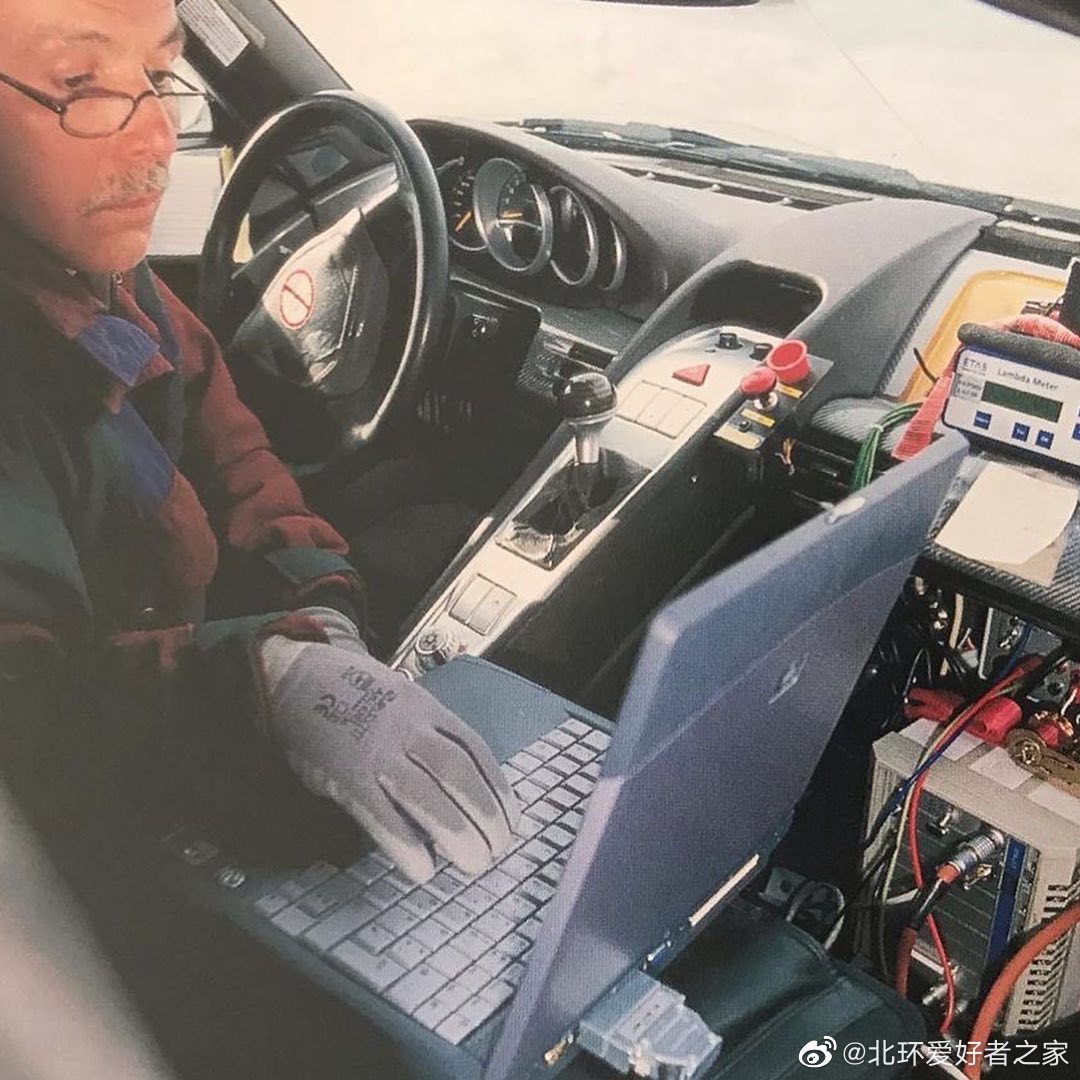 来一组保时捷卡雷拉GT测试图片！