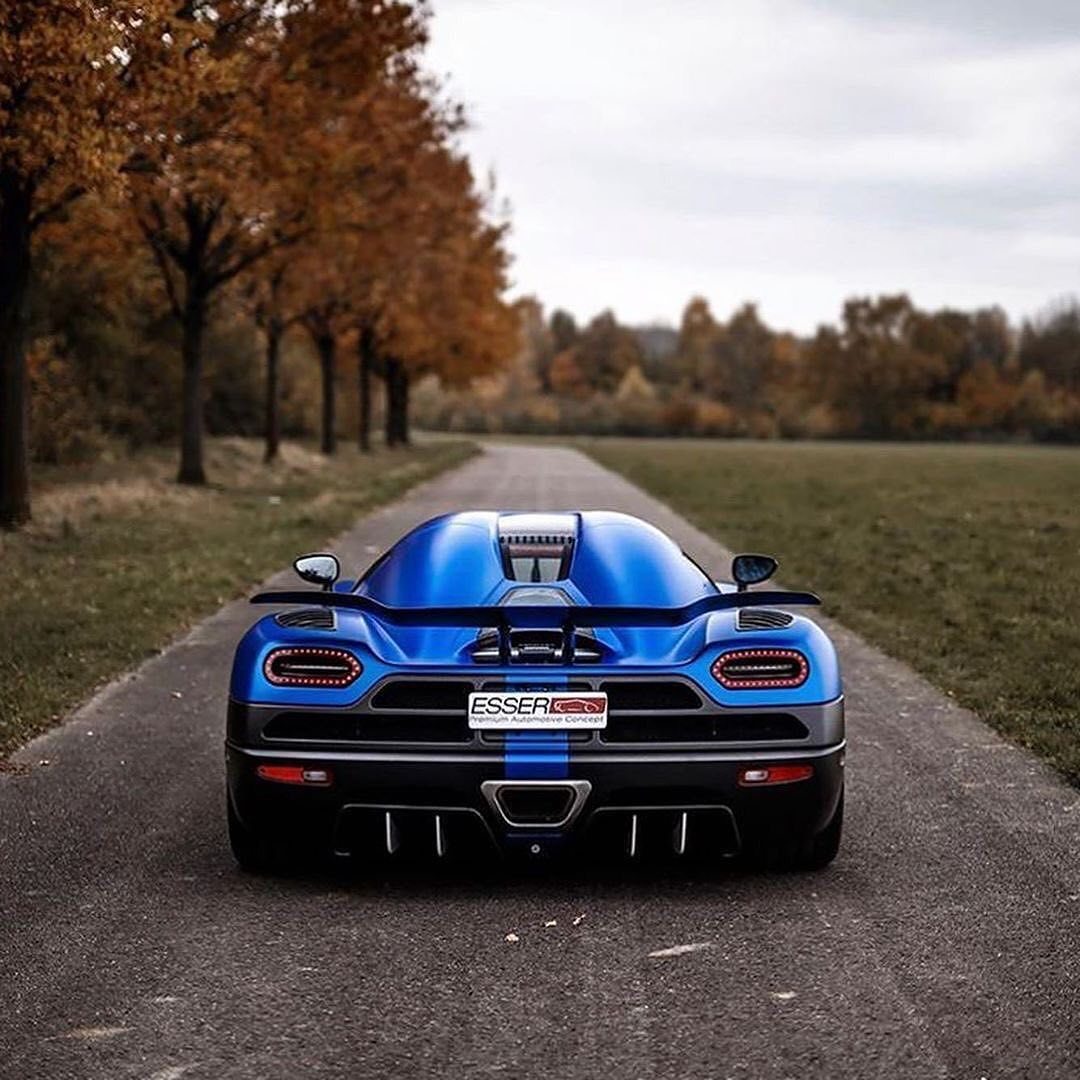 高冷的蓝色柯尼塞格 Agera R ，底盘编号：7090！