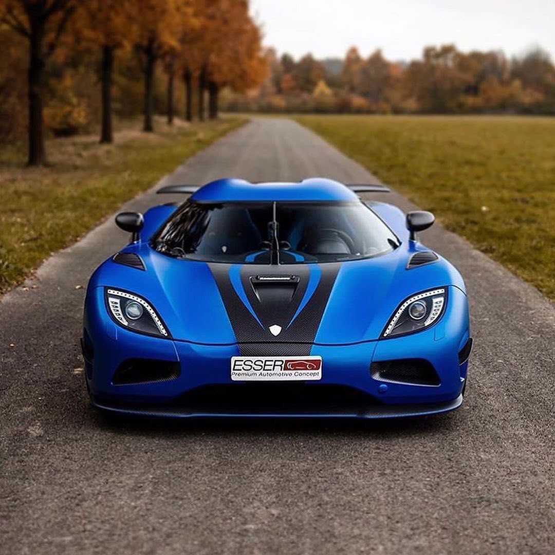 高冷的蓝色柯尼塞格 Agera R ，底盘编号：7090！