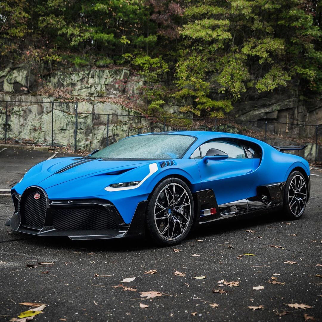 Bugatti Divo,非常赞，尾灯设计满分……