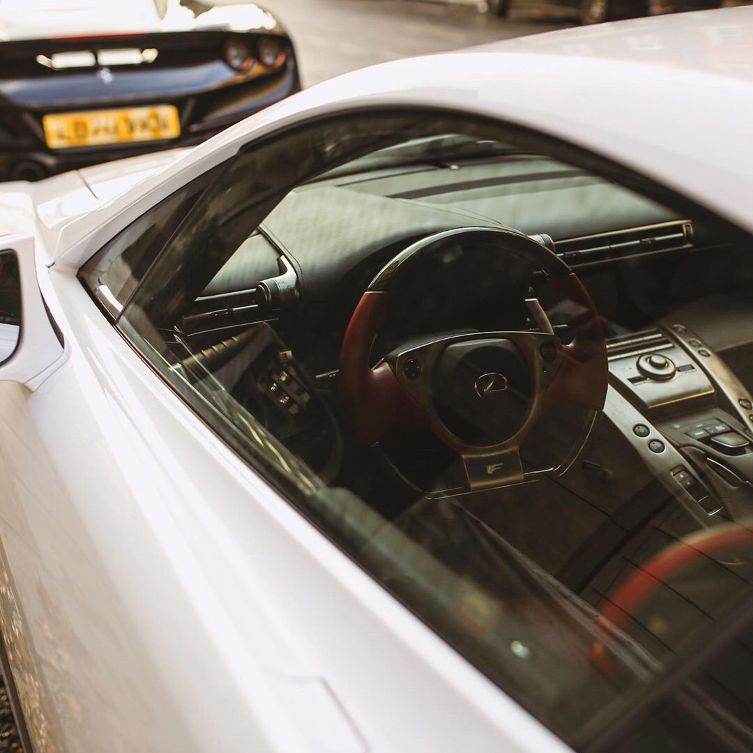 每天一组汽车美图：Lexus 家族超级跑车LFA