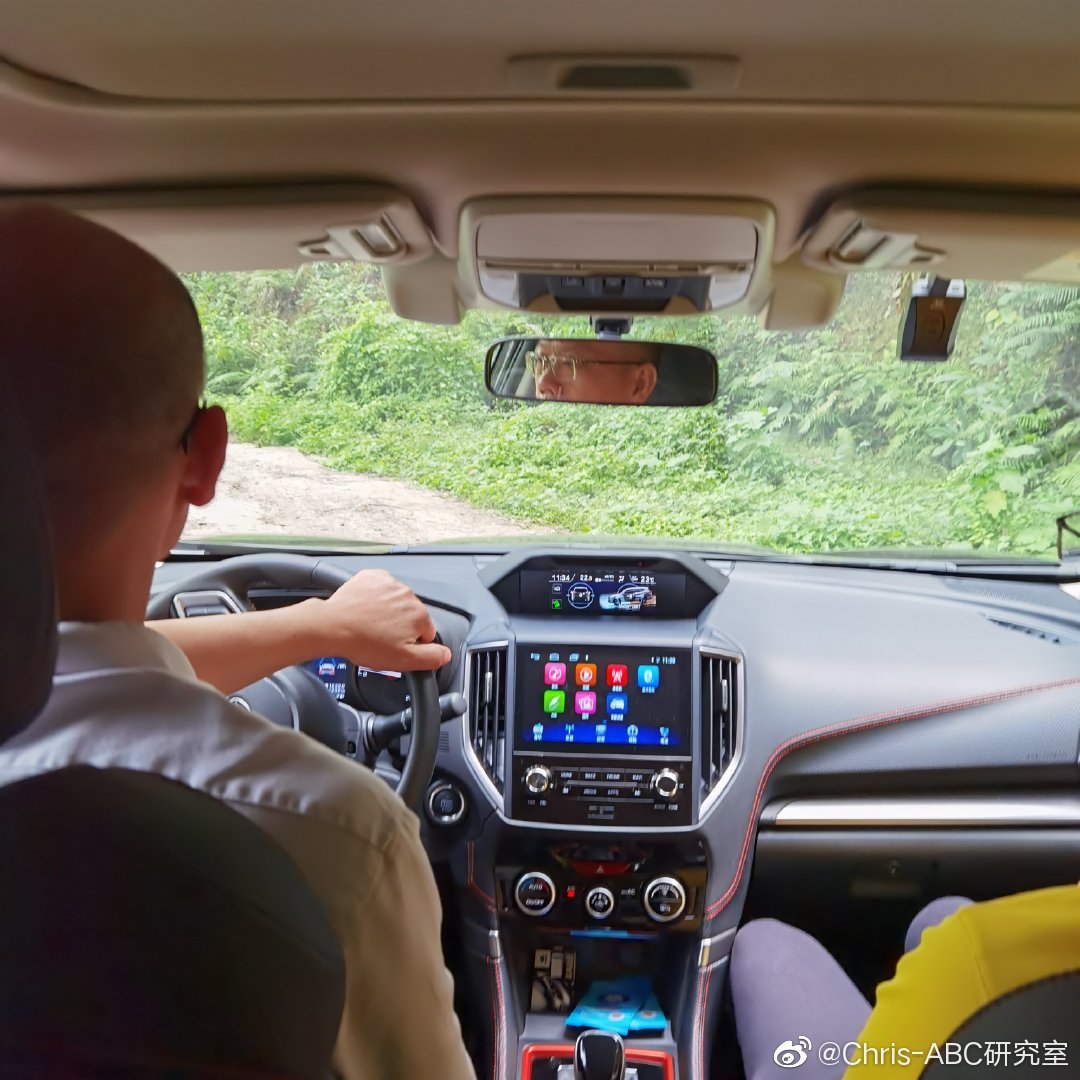 周六早上，参加了斯巴鲁的车友试驾