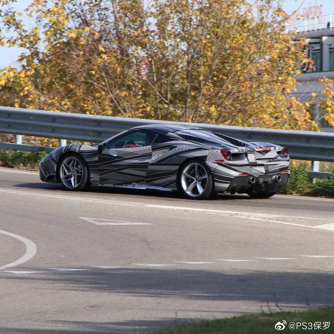 法拉利套壳488测试车，正在测试新款V12发动机