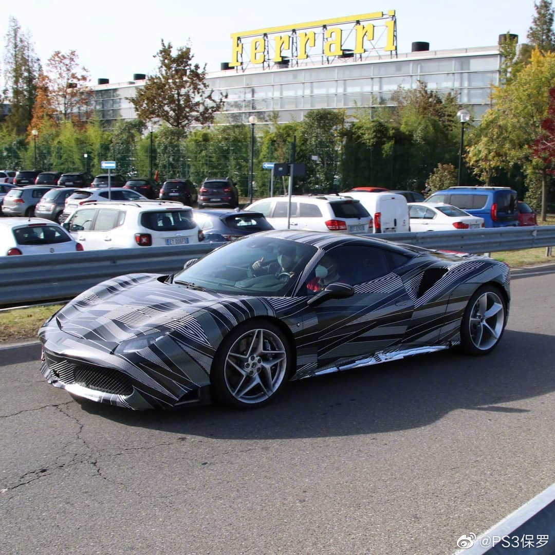 法拉利套壳488测试车，正在测试新款V12发动机