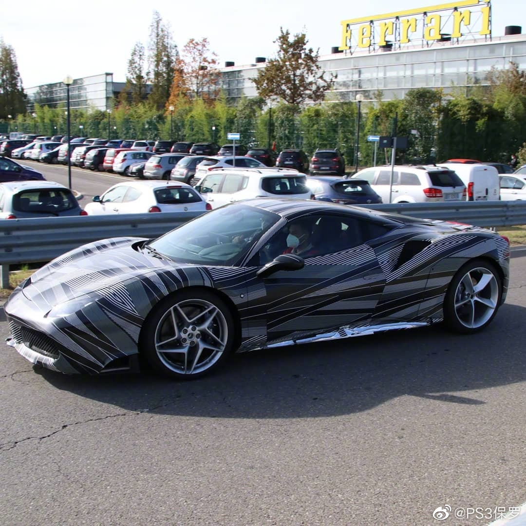 法拉利套壳488测试车，正在测试新款V12发动机