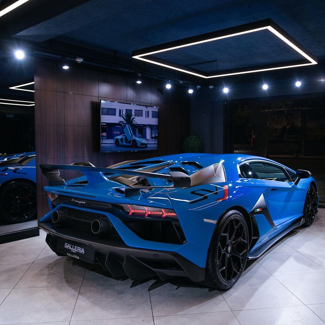 Lamborghini Aventador SVJ  這眼神還是那麼帥氣