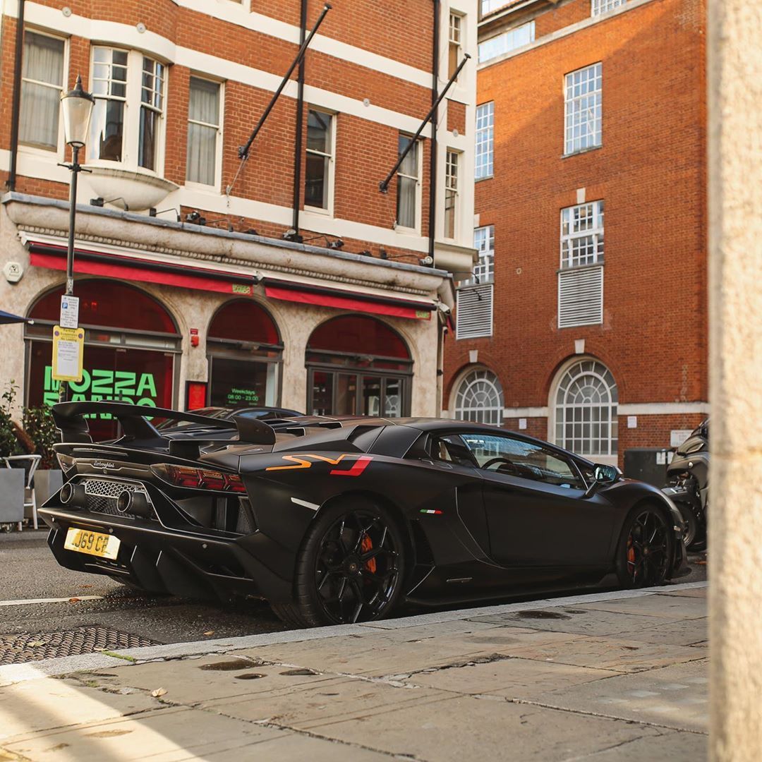 哑光黑色系Lamborghini Aventador SVJ
