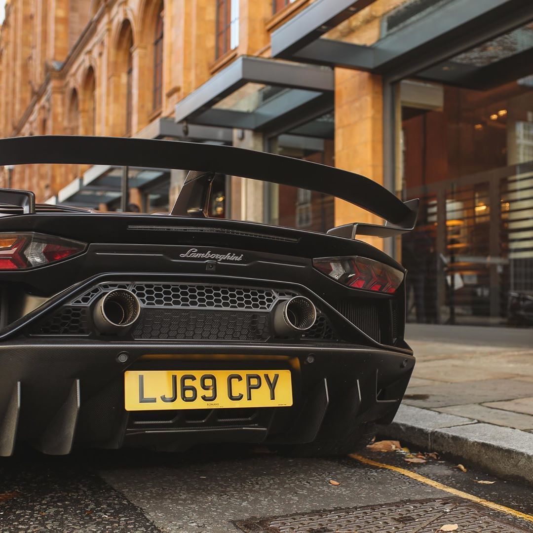 哑光黑色系Lamborghini Aventador SVJ