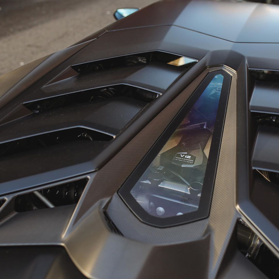 哑光黑色系Lamborghini Aventador SVJ