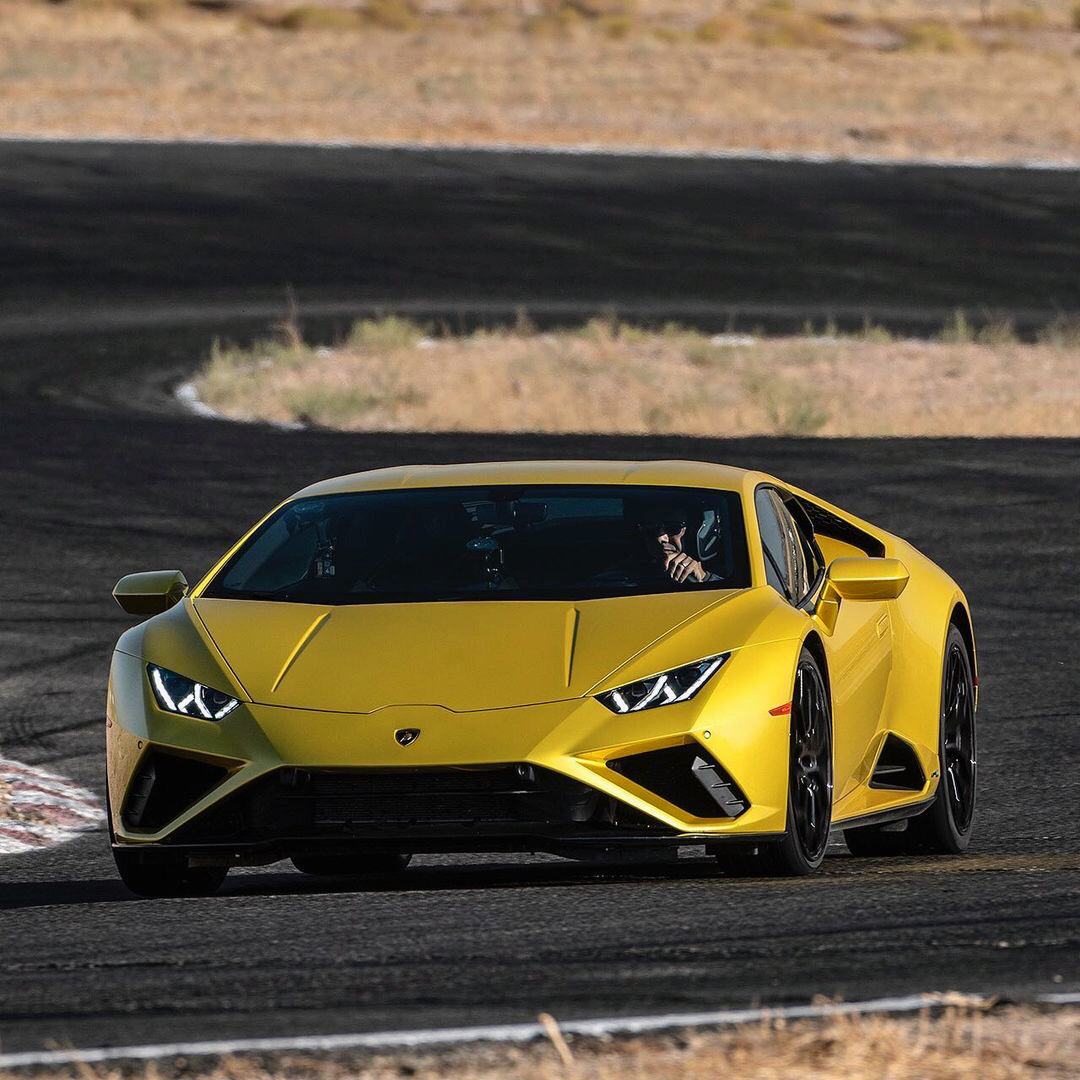 Lamborghini Huracan EVO RWD 烧胎的姿势很美……
