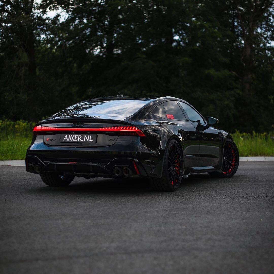 奥迪rs7战意十足的配色