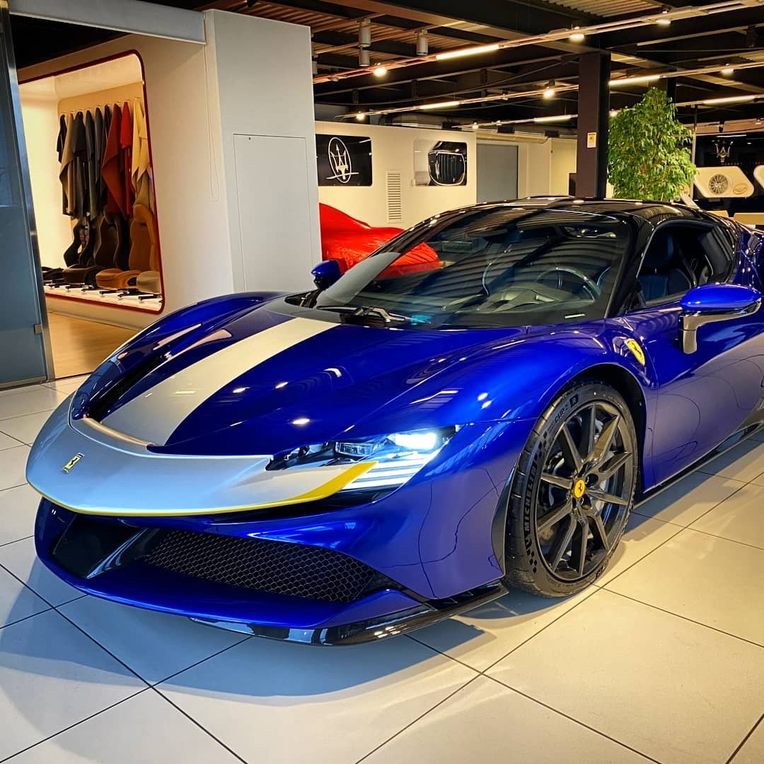 分享图片 罗马，Ferrari SF90 Spider