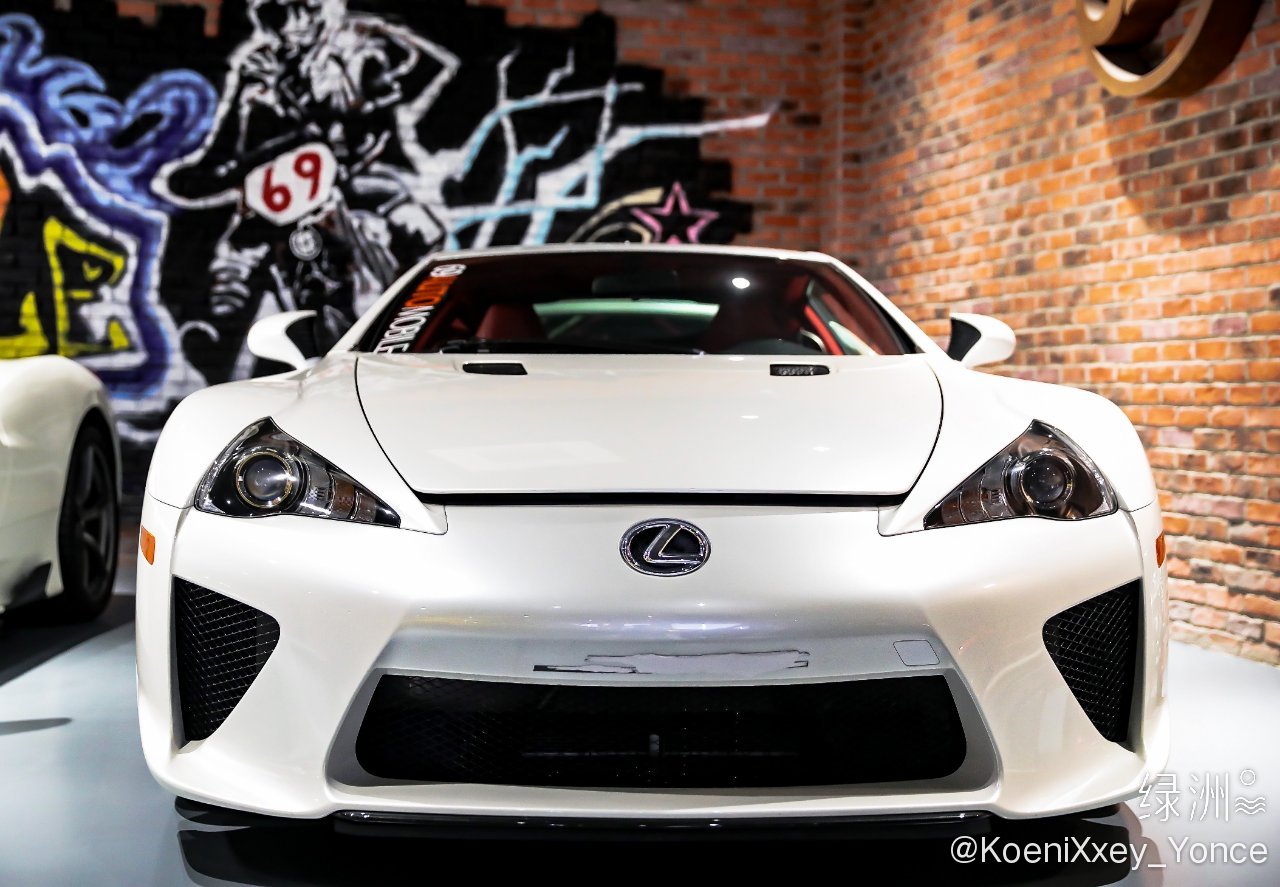 每天一组汽车美图：保时捷 GT2RS/雷克萨斯 LFA