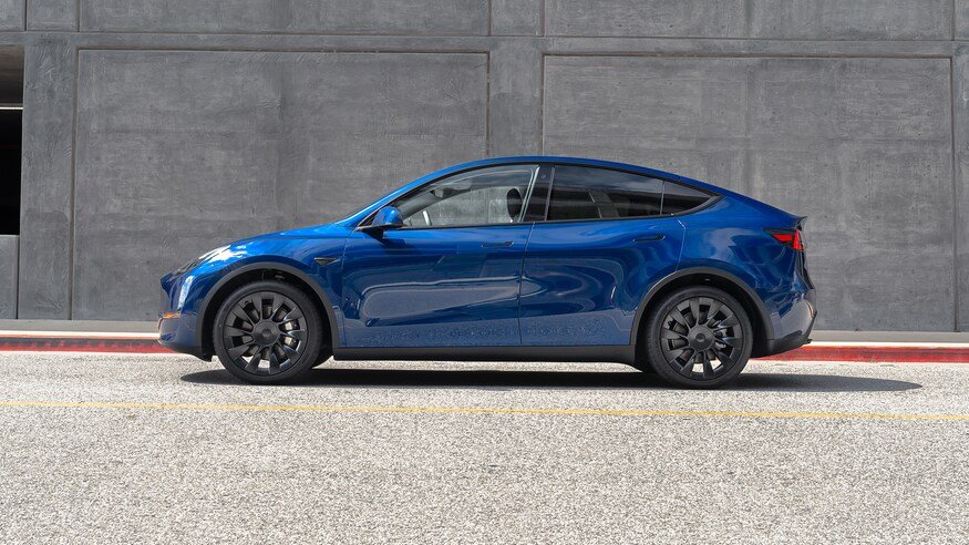 特斯拉model y,平民版的model x,少了鸥翼门