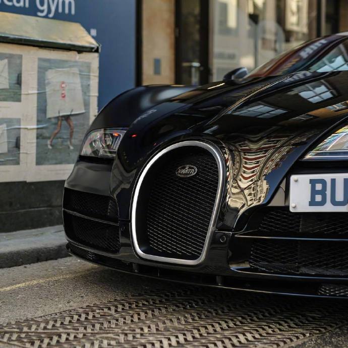 黑色布加迪Bugatti Veyron Super Sport，颜色很帅！