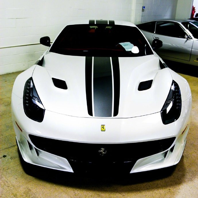 法拉利F12 tdf，喜欢哪种颜色呢？