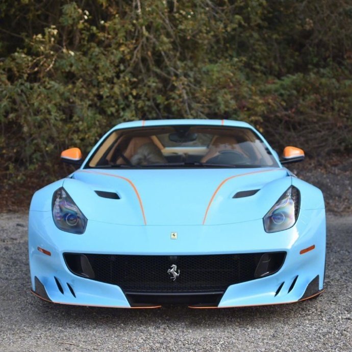 法拉利F12 tdf，喜欢哪种颜色呢？