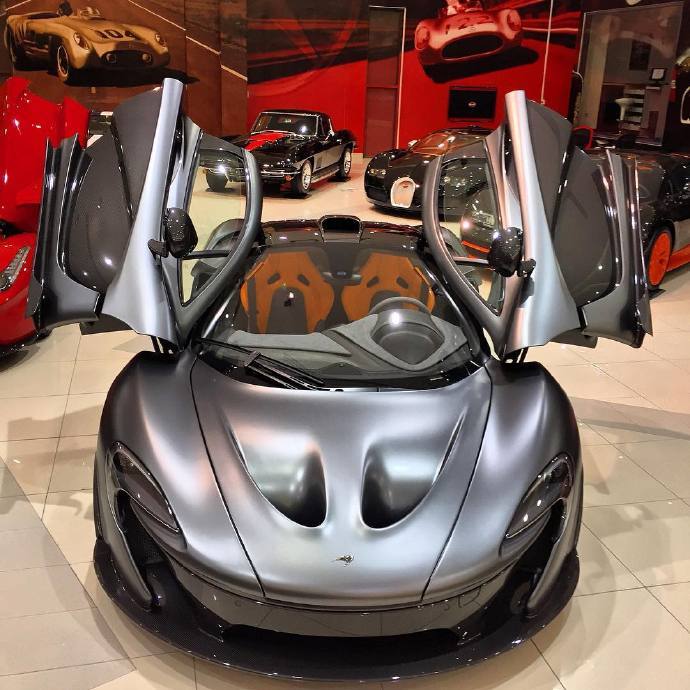 黑色迈凯伦P1，简直不要太帅！