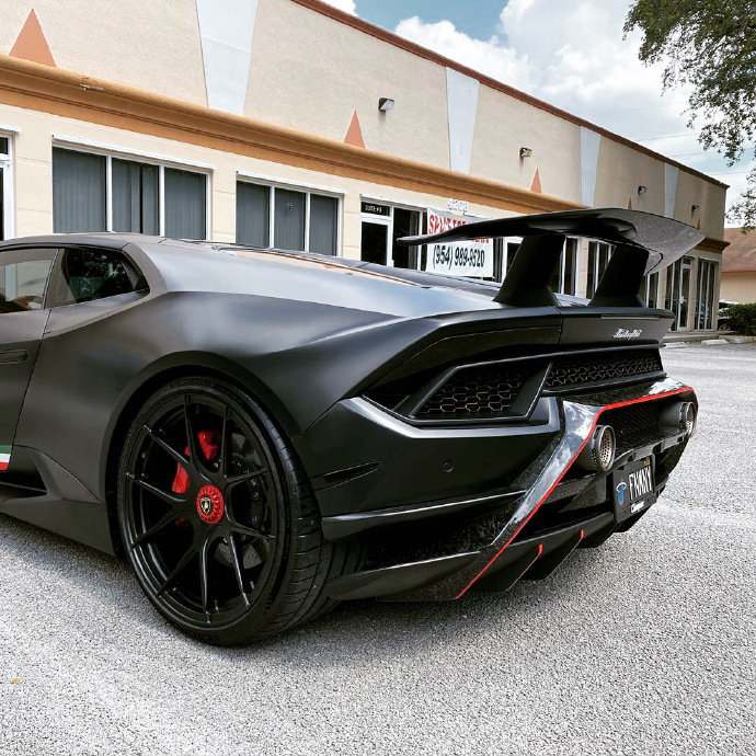 Lamborghini Huracan Performante 的基因简直太秀