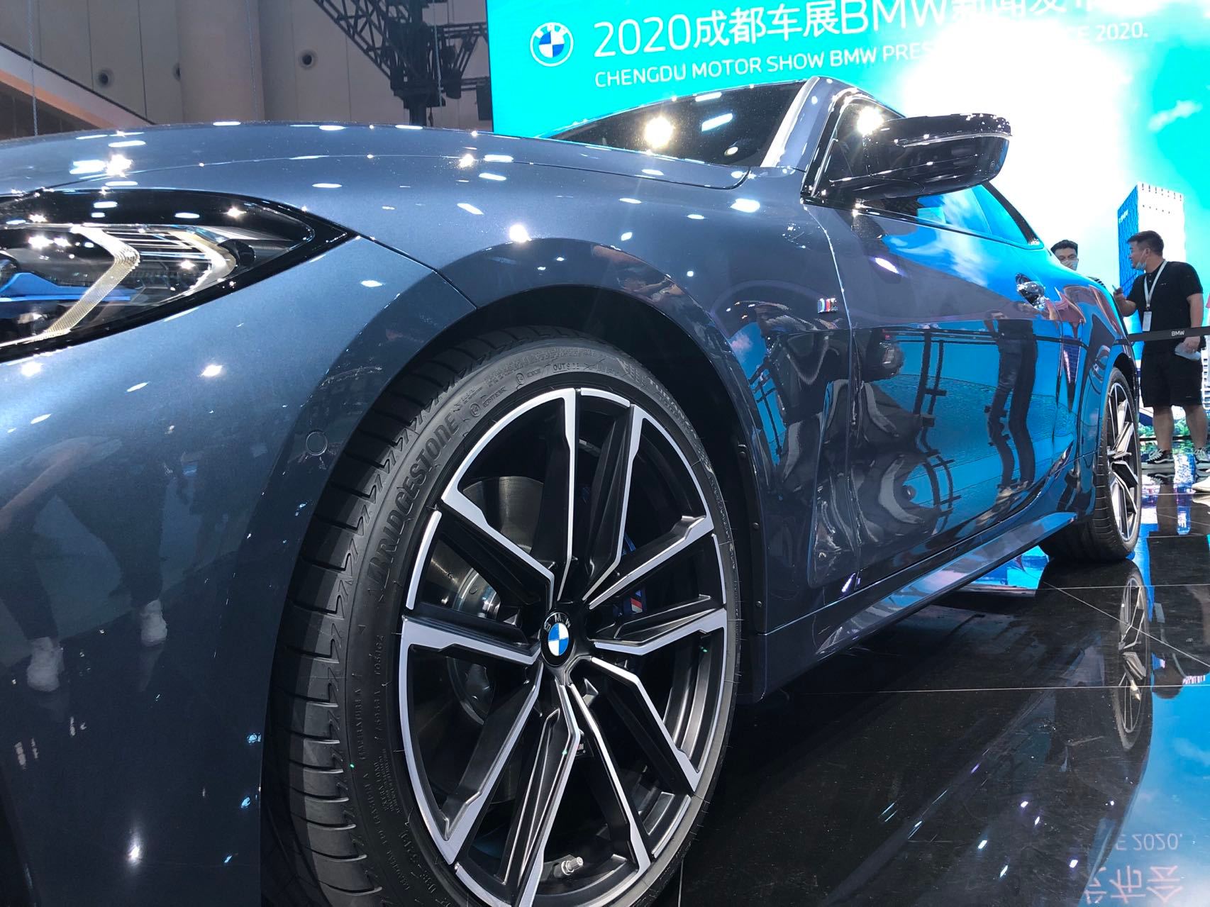 听说都在看宝马4系，小编从现场采集的高清大图奉上