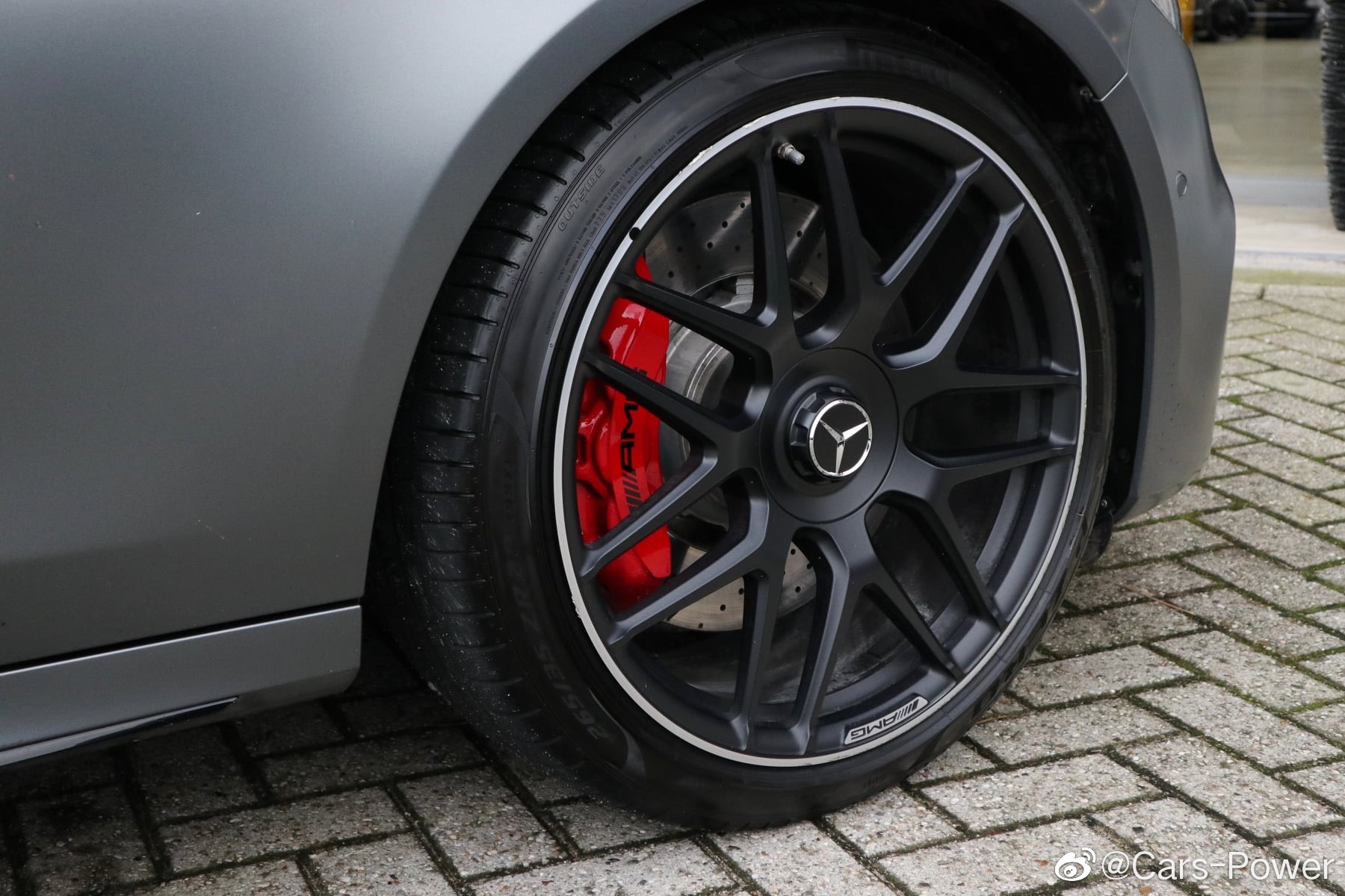 AMG E：战意十足的配色!