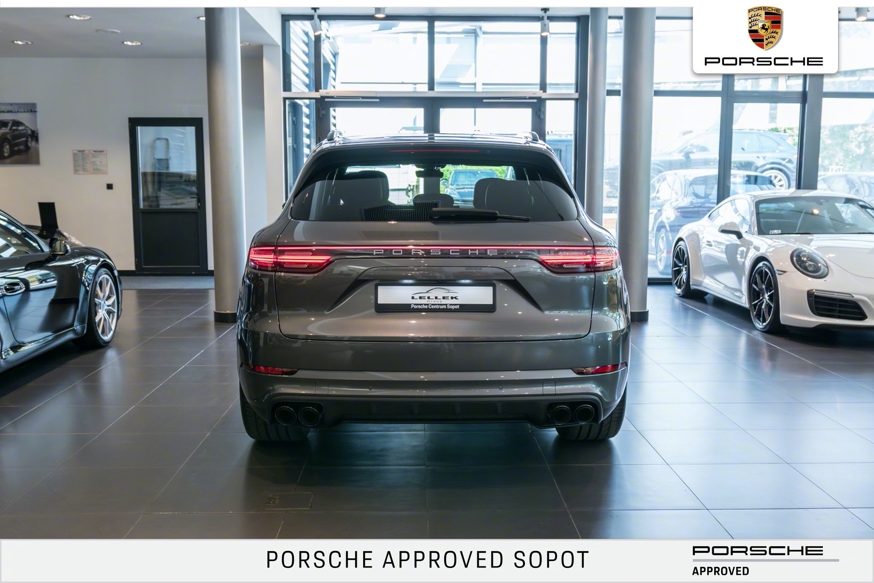 全系改为贯穿式尾灯后，和macan更像了