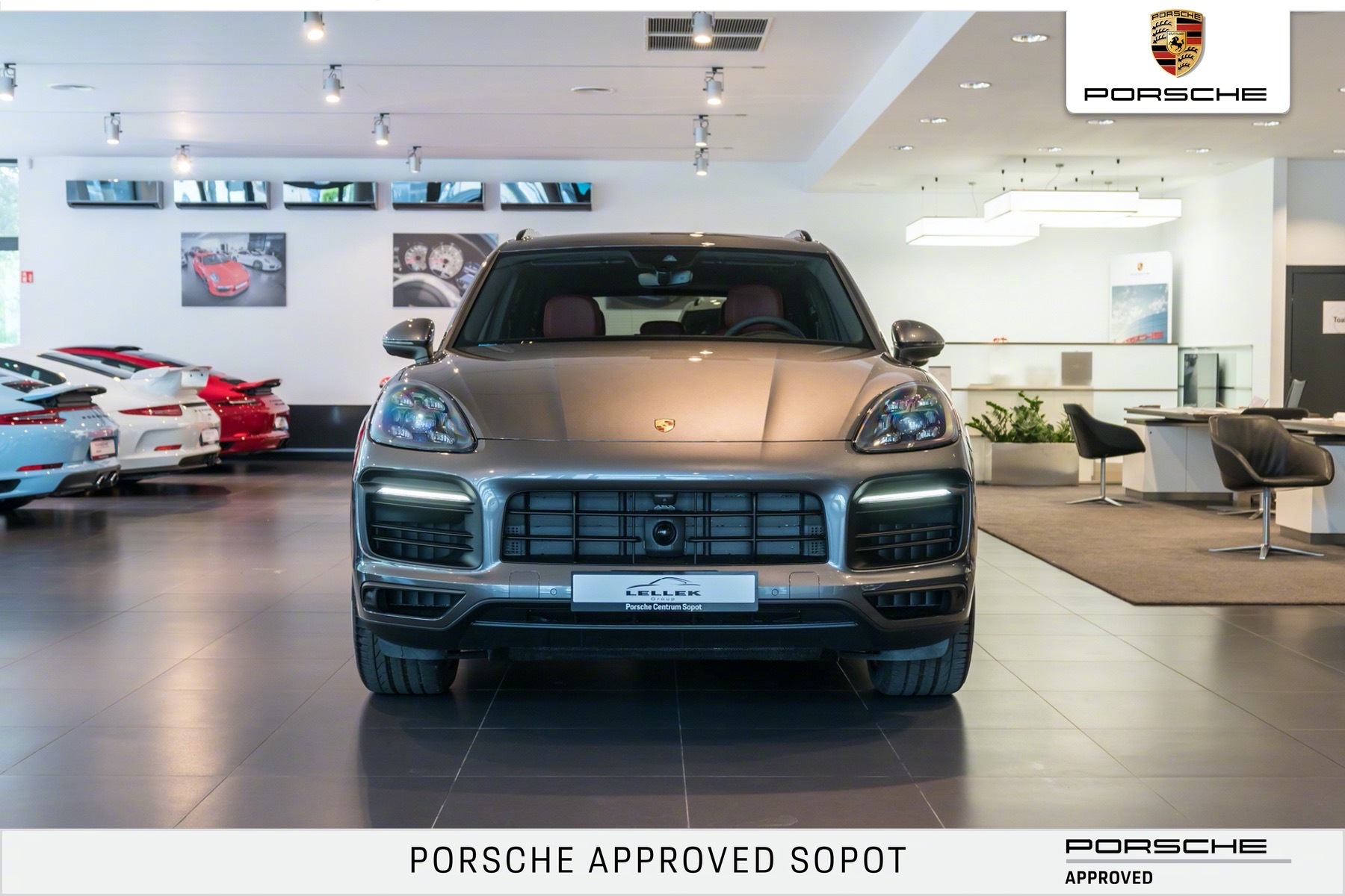 全系改为贯穿式尾灯后，和macan更像了