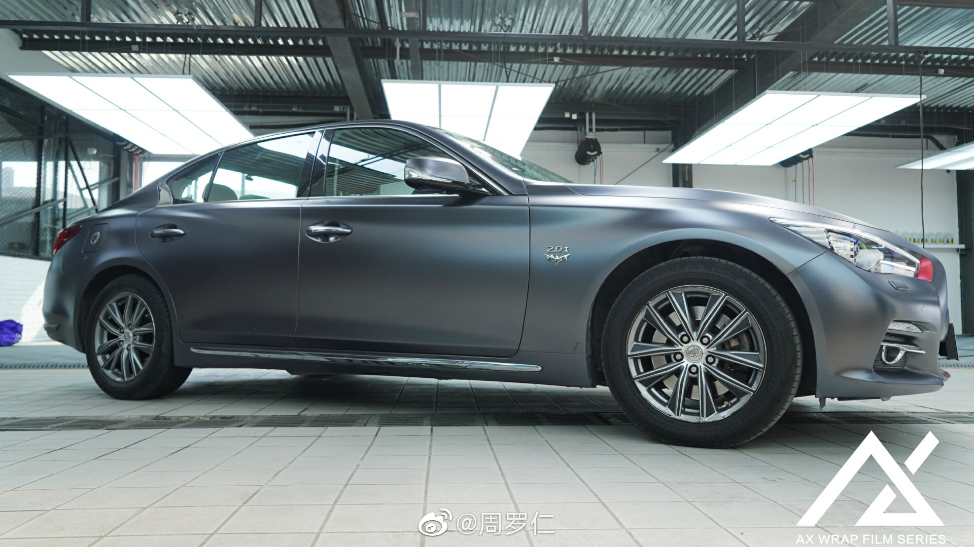 好看的汽车图片：英菲尼迪车身改色施工完毕